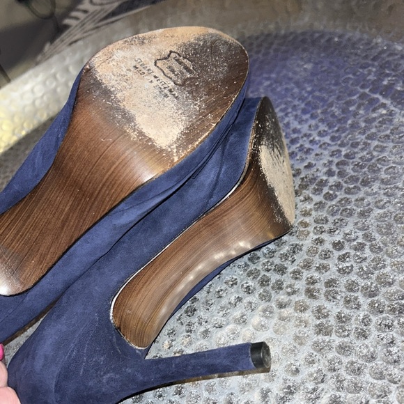 Stuart Weitzman navy blue suede pumps - Picture 4 of 6